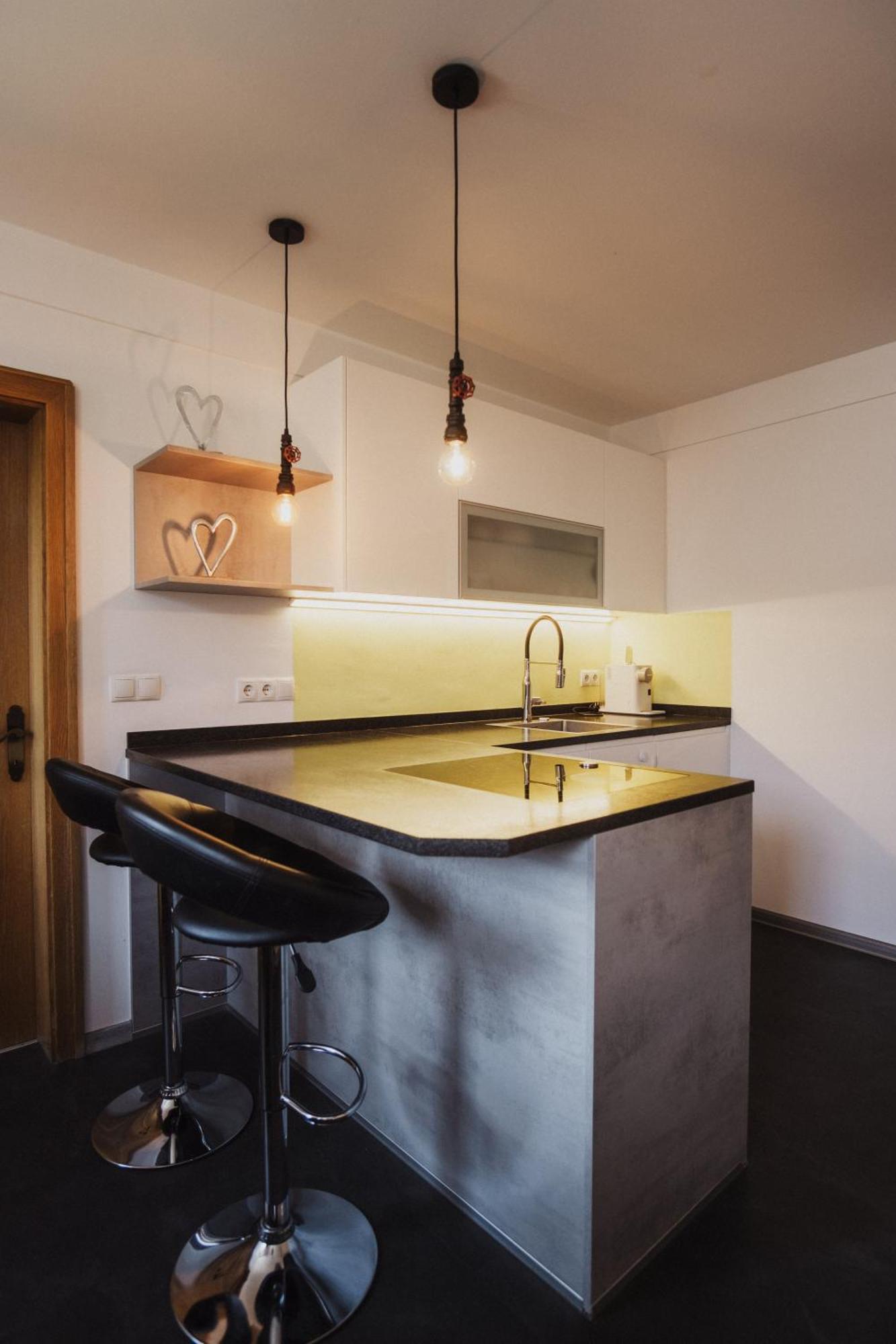 Toellhof Studio Stube Брессаноне Экстерьер фото